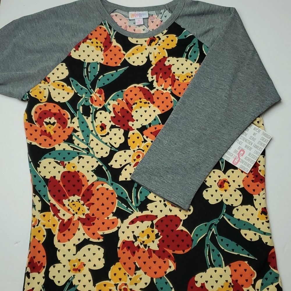 NWT Lularoe Randy baseball style tee